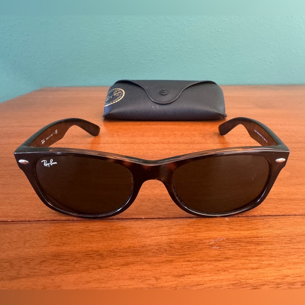 Ray Ban New Wayfarer RB2132